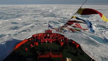 Rusia impulsa el desarrollo del Ártico con nuevos rompehielos y turismo