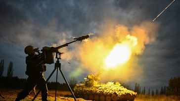 Rusia lanza ataques masivos contra el complejo militar de Ucrania en respuesta a actos terroristas