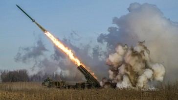 Rusia realiza ataque contra instalaciones militares en Ucrania como represalia