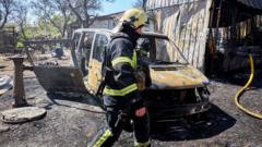 Rusia y Ucrania se acusan mutuamente de violar el alto el fuego del Día de la Victoria