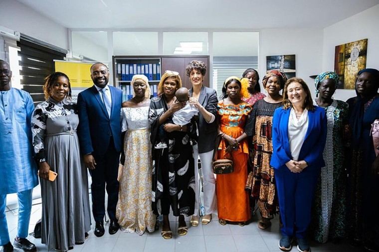 Elma Saiz se reúne con familias de víctimas de migración irregular y reafirma su compromiso humanitario