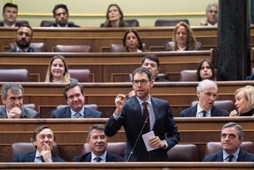 Sayas acusa a Sánchez de empeorar la crisis de vivienda y pide derogar su ley