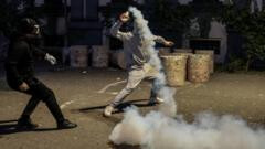 Albania suma siete días de choques violentos entre manifestantes y policía