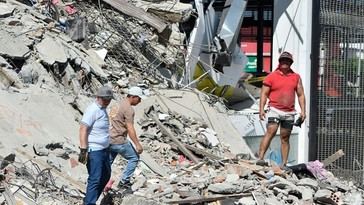 Rescatista que ayuda tras terremoto en Colombia sufre robo de su moto