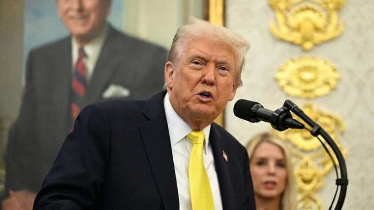 Trump justifica bombardeos a lanchas en el Caribe: 'Son rápidas, pero no tanto como los misiles'