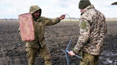 Limitaciones de Starlink en Ucrania afectan operaciones militares, advierte asesor de Zelensky