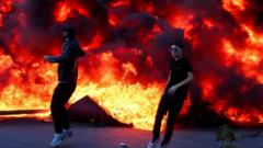 Manifestantes estudiantiles atacan edificios del Gobierno en Albania