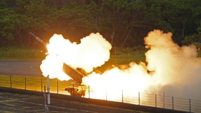 Taiwán realiza su primer ejercicio con lanzacohetes HIMARS de EE. UU