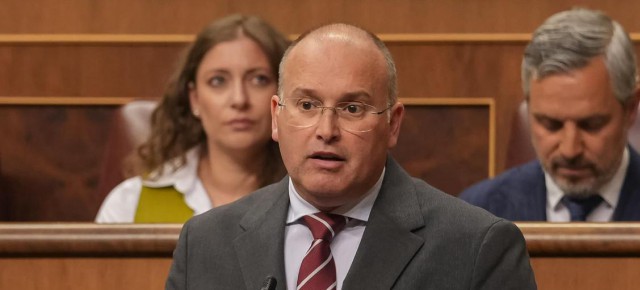 Tellado critica a Bolaños por la cantidad de imputados en el Gobierno y los insultos en el PSOE