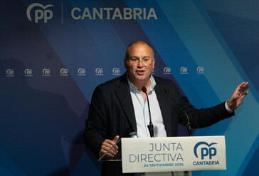 Tellado critica al PSOE por bloquear investigaciones sobre corrupción y defiende la democracia española