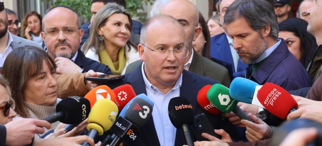 Tellado critica a Sánchez por ganar tiempo en lugar de avanzar en reformas para España