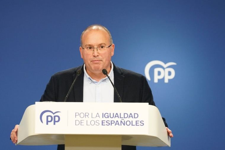 Tellado insta a proteger la democracia en Madrid ante el gobierno de Sánchez