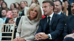 Diez personas condenadas por ciberacoso a Brigitte Macron