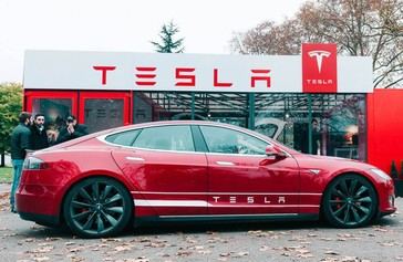 Tesla detiene pedidos de Model S y X en China por tarifas elevadas