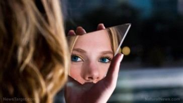Marcas utilizan influencers generados por IA para engañar a consumidores sobre productos reales