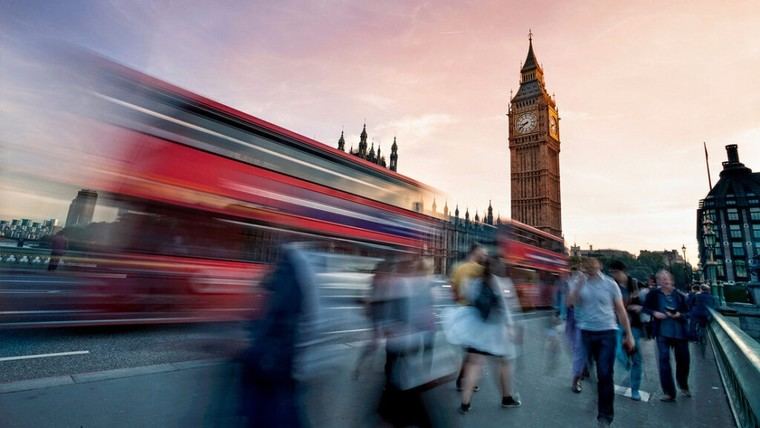 Reino Unido enfrenta una inminente crisis económica, advierten expertos
