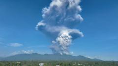 Erupción volcánica en Indonesia deja tres muertos