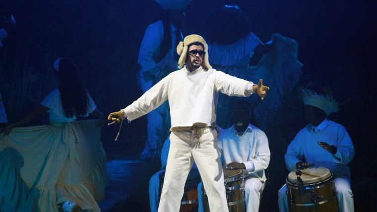 Bad Bunny anima a estadounidenses a aprender español antes del Super Bowl