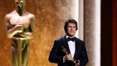 Tom Cruise recibe su primer Oscar y celebra su pasión por el cine