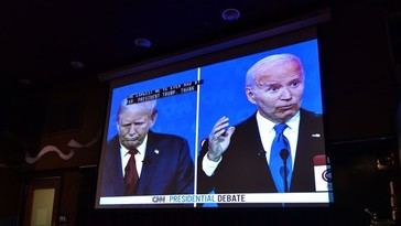 Trump acusa de traición al equipo de Biden por la crisis fronteriza