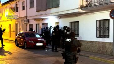 Tres hombres arrestados por tiroteo y atropello en Iznalloz, Granada