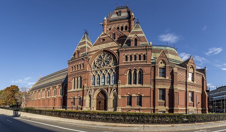 Trump critica a Harvard por el uso indebido de fondos públicos y exige transparencia sobre estudiantes extranjeros
