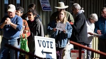 Trump planea ordenar identificación de votantes y limitar el voto por correo