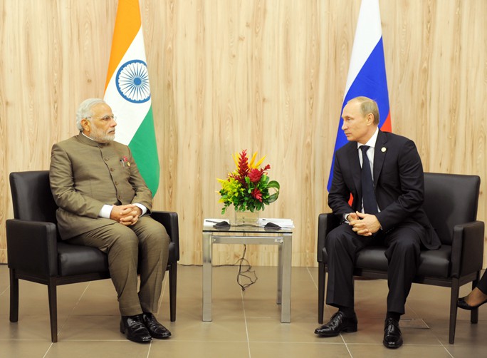 Trump impone fuertes aranceles a India por compras de petróleo ruso
