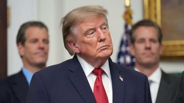 Trump reafirma que EE.UU. mantiene opciones militares contra Irán