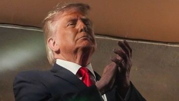 Trump elogia al nuevo líder sirio y sugiere un papel contra Hezbolá