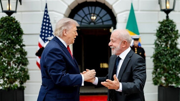 Trump no comenta si considera a Flávio Bolsonaro el «verdadero presidente» de Brasil