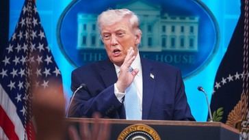 Trump asegura que el petróleo fluirá pronto, con o sin Irán