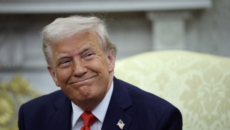 Trump sugiere la posibilidad de un cambio de régimen en Irán