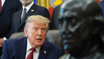 Trump presenta dos alternativas para Irán: ataque o acuerdo
