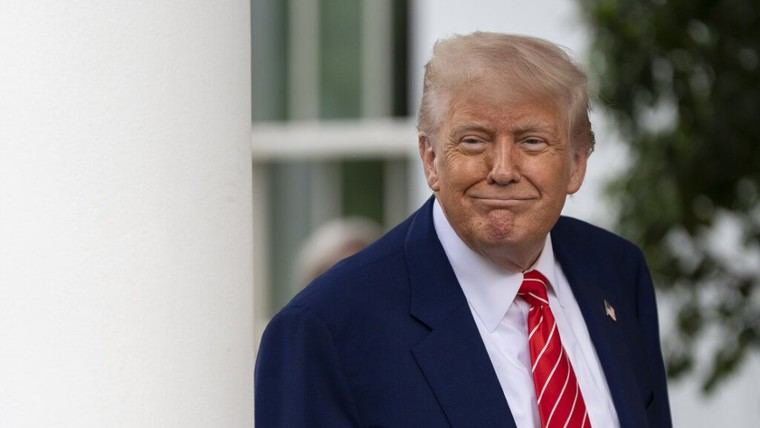 Trump responde a la polémica por el regalo de un lujoso avión de Catar