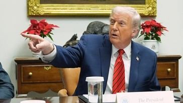 Trump advierte a Gustavo Petro: 'Él será el siguiente'