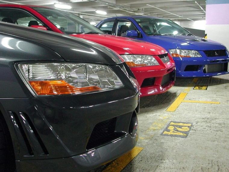 Trump impone aranceles que costarán $12 mil millones a la industria automotriz