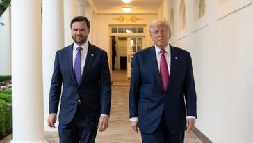 Tiroteo obliga a evacuar a Trump y Vance durante cena de corresponsales en la Casa Blanca