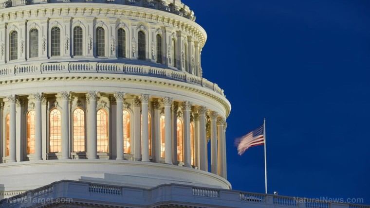 Senado aprueba polémica ley de Trump que genera temores sobre privacidad y recortes fiscales