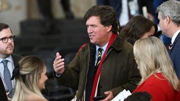 Tucker Carlson denuncia encubrimiento del caso Epstein por parte de EE.UU