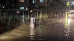 Dos muertos por las inundaciones en Estambul tras la lluvia más intensa en 84 años, según el gobernador