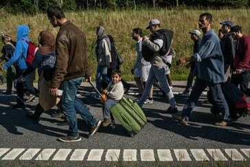 La mitad de los migrantes que se hacían pasar por niños en el Reino Unido eran adultos, revela un informe