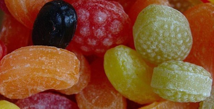 Reino Unido retira Jolly Rancher por químicos cancerígenos en golosinas importadas de EE. UU