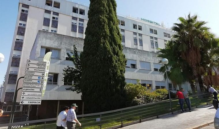 Dos personas hospitalizadas por inhalación de humo en incendio en Córdoba