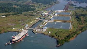 Petrolero surcoreano paga 5,3 millones de dólares por cruzar el Canal de Panamá