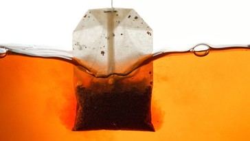 Microplásticos amenazan la salud en el té que consumimos