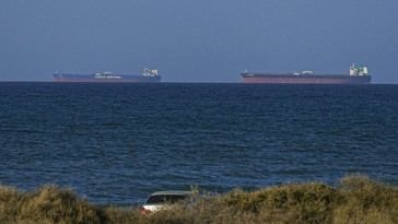 Tercer barco iraní atraviesa el estrecho de Ormuz a pesar del bloqueo de EE.UU