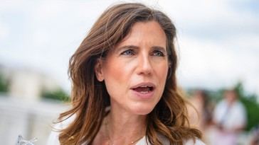 Congresista provoca controversia al admitir que le gusta ver deportaciones de inmigrantes en videos