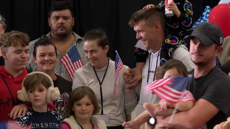 Estados Unidos recibe a su primer grupo de refugiados sudafricanos blancos