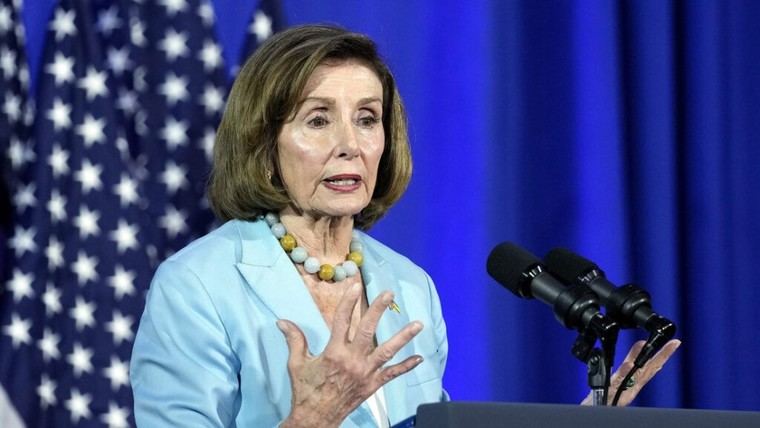 Trump sugiere investigar a Nancy Pelosi por enriquecimiento ilícito